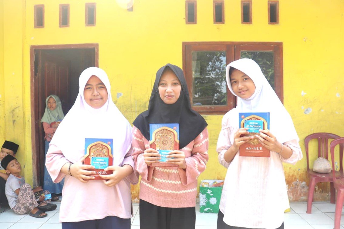 Wakaf Qur'an Atas Nama Orang Tua
